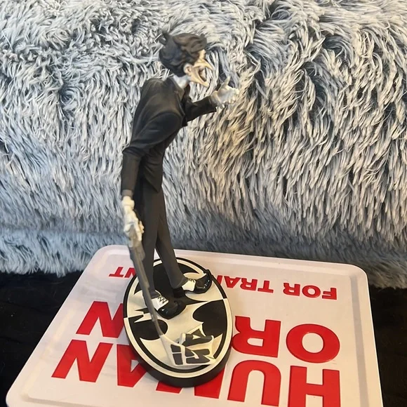 Joker Jim Lee black and white statue - Picture 5 of 8